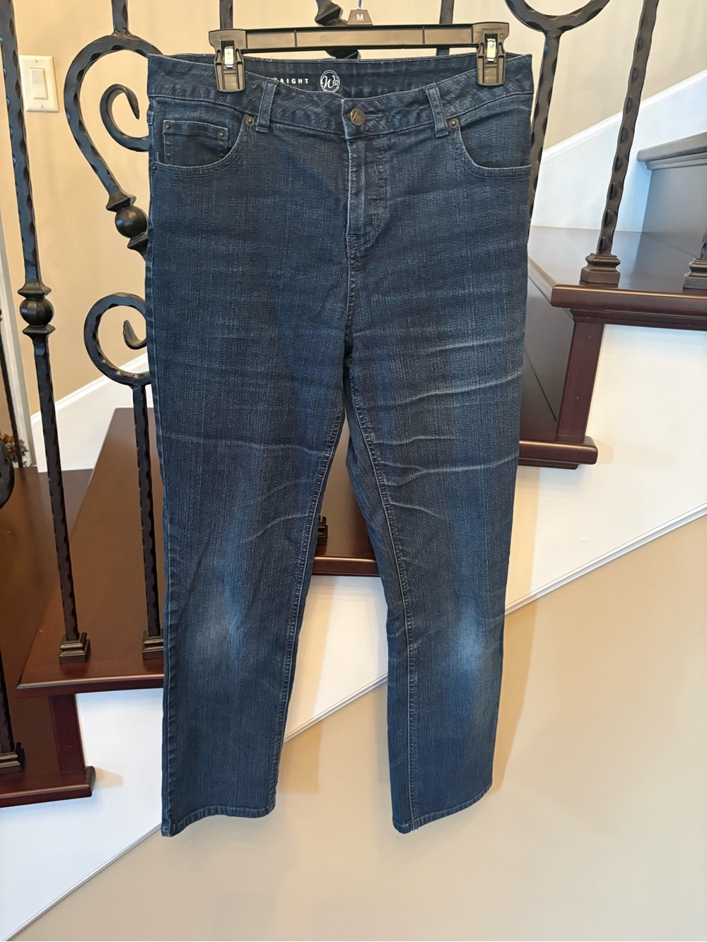 Straight Leg Women's Jeans in Dark Blue - Classic Everyday Style